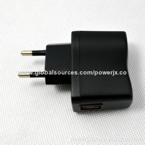 Dependable performance universal plug adapter, short-circuit protection